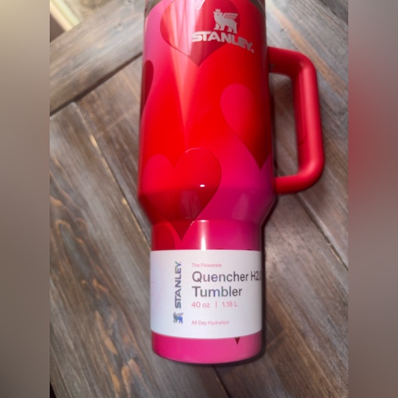 Target Stanley 40oz Tumbler Valentine's Day Rouge Heart Gradient Red NEW Cup - Picture 4 of 12